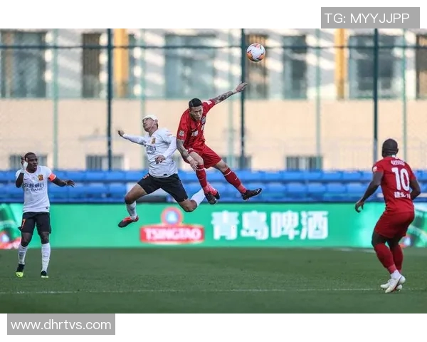 卓尔与建业激战正酣双方争夺关键积分展现足球魅力与团队精神